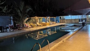 Utomhuspool