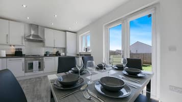 Fridge, oven, dishwasher, coffee/tea maker