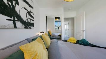 3 bedrooms, desk, iron/ironing board, travel crib