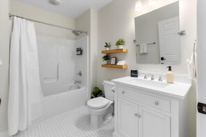 Shower, free toiletries, hair dryer, towels
