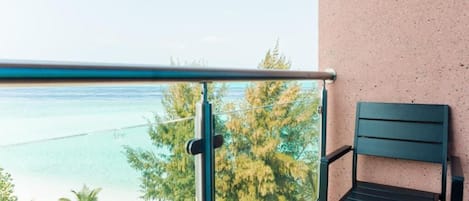 Deluxe Double Room | Minibar, in-room safe, desk, laptop workspace