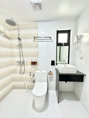 Combined shower/bathtub, free toiletries, hair dryer, towels -  AIMI Beach, Gulhi Island, Maldives (Gulhi)