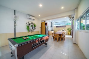 Flat-screen TV - Cozy gray garden (Pattaya)