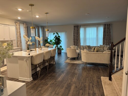 Luxury 3BR 2BATH Coastal Retreat.10 minutes to LBI Beaches.Save 20% on 4+ Nights