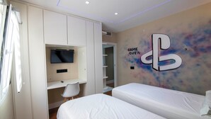 Room - Beachfront · Private Beach at Playa Del Duque Apartment Ocean Club 1 (Marbella)