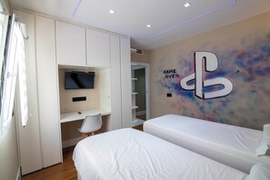 Room - Beachfront · Private Beach at Playa Del Duque Apartment Ocean Club 1 (Marbella)