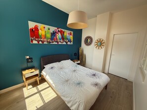 2 chambres, fer et planche à repasser, Wi-Fi, draps fournis