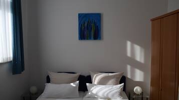 1 quarto, Wi-Fi de cortesia, roupa de cama