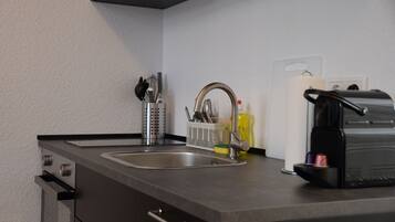 KĂŒhlschrank, Mikrowelle, Ofen, Herdplatte