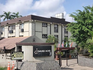Front of property - Davies Hotels  (Ibadan)