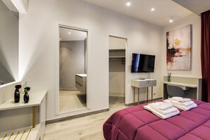 ห้องคอมฟอร์ทดับเบิลหรือทวิน | ตู้นิรภัยในห้องพัก, โต๊ะทำงาน, พื้นที่ทำงานแบบใช้แล็ปท็อป, Wi-Fi ฟรี