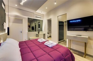 Chambre Confort Double ou avec lits jumeaux, vue ville | 1 chambre, coffres-forts dans les chambres, bureau
