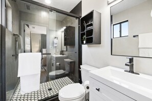 Hair dryer, towels, soap, shampoo - Craftsmen Gem Vacation Rental | 2-BR House on Goodwin St, Prescott | 1 Block Walk to Whiskey Row • Sleeps 6 (Prescott)