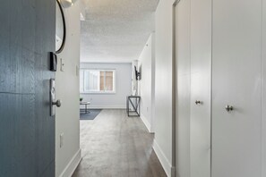 Interior - Legacy at Imperial Village 1109 I 1 Bed 1 Bath (Ric hmond)