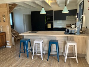 Fridge, microwave, dishwasher