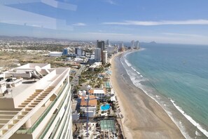 Beach - Elegant with ocean view and balcony by Gpsrentas (Mazatlán)