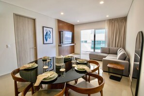 Interior - Elegante con vista al mar y  balcón by Gpsrentas (Mazatlán)