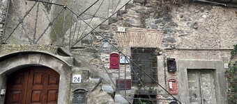 Cozy and bright suitable for couples and families with beautiful cathedral view