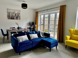 Smart TV, computer monitors