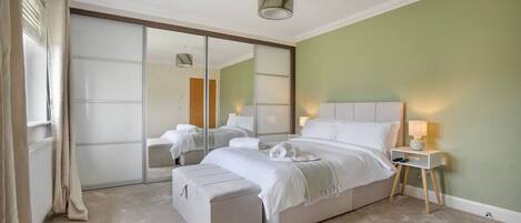 4 chambres, bureau, fer et planche Ă repasser, Wi-Fi gratuit