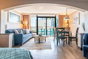TV - Cool Coast Ocean View Resort Studio (Myrtle Beach)