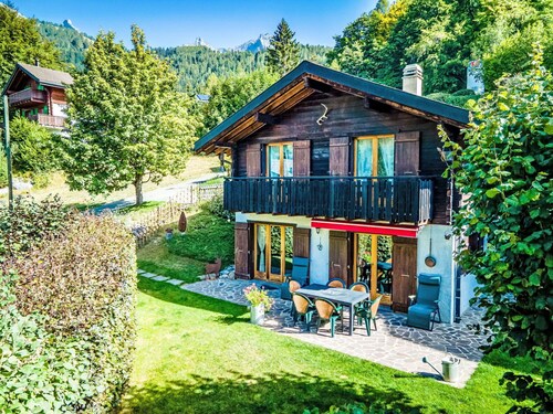 Beautiful private villa for 7 guests with WIFI, TV, terrace and pets allowed