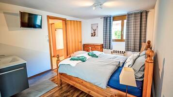 4 Schlafzimmer, Reisekinderbett, kostenloses WLAN