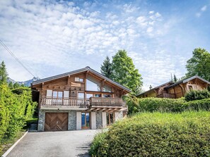 Exterior - Wonderful private villa for 8 guests with WIFI, TV, terrace and panoramic view (Ovronnaz)