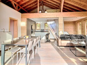 Dining - Wonderful private villa for 8 guests with WIFI, TV, terrace and panoramic view (Ovronnaz)