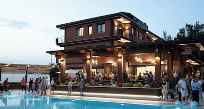 Lual Bleisure Hotel