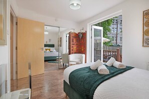 3 bedrooms, desk, iron/ironing board, travel cot