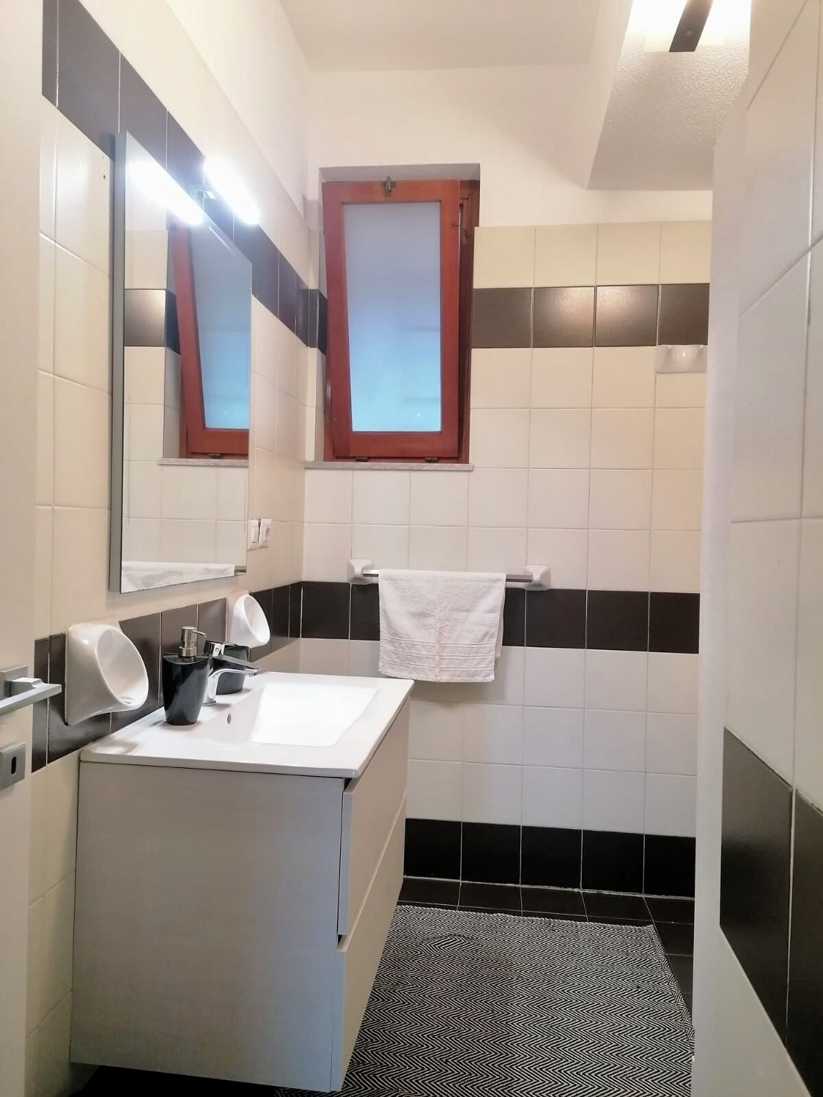 Dusche, Haartrockner, Bidet, Handtücher