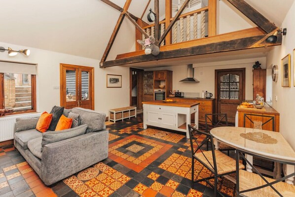Smart TV, fireplace