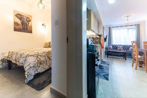 Iron/ironing board, free WiFi, bed sheets