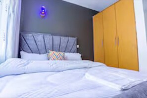 Ferros/tábuas de passar roupa, Wi-Fi de cortesia, roupa de cama