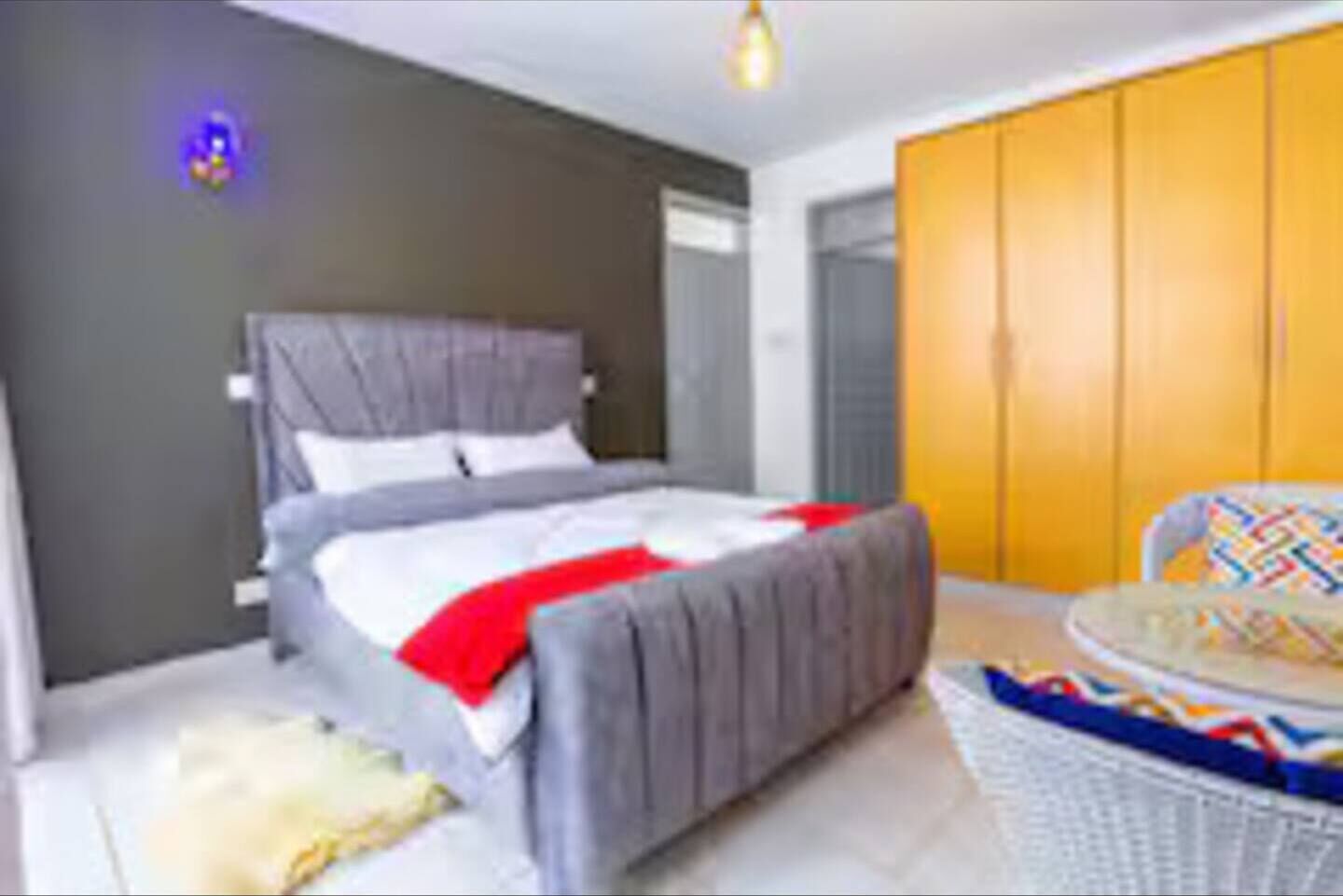 Bügeleisen/Bügelbrett, kostenloses WLAN, Bettwäsche