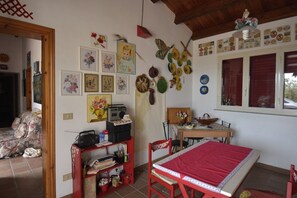 Interior - Detached villa facing the sea 8 beds (Sicilia)