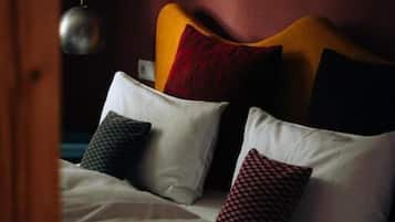 Soundproofing, free WiFi, bed sheets