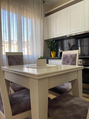Appartamento, 1 camera da letto, accessibile ai disabili, balcone | Sala da pranzo