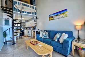 コンドミニアム ベッド (複数台) キッチン (Surfside at the Cove) | リビング エリア | 42 インチの薄型テレビ (デジタル放送視聴可)