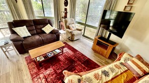 TV, DVD player - A charming family-friendly retreat nestled in the tranquil heart of Venus Bay (Venus Bay)
