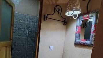 Asciugamani, sapone, carta igienica