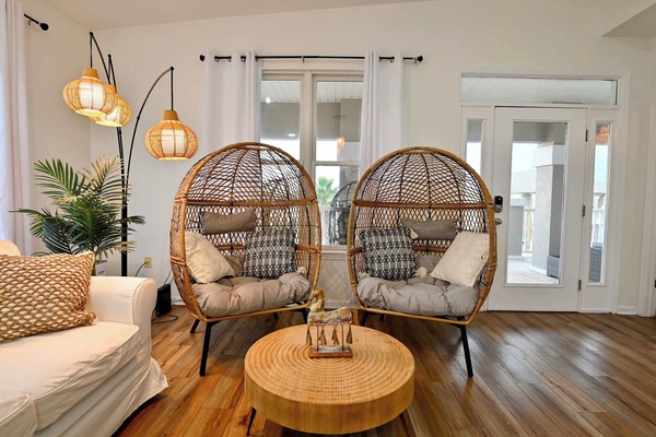 House, Multiple Beds, Pool Access, Ocean View (White Caps) | Living area | 55-inch flat-screen TV with digital channels
