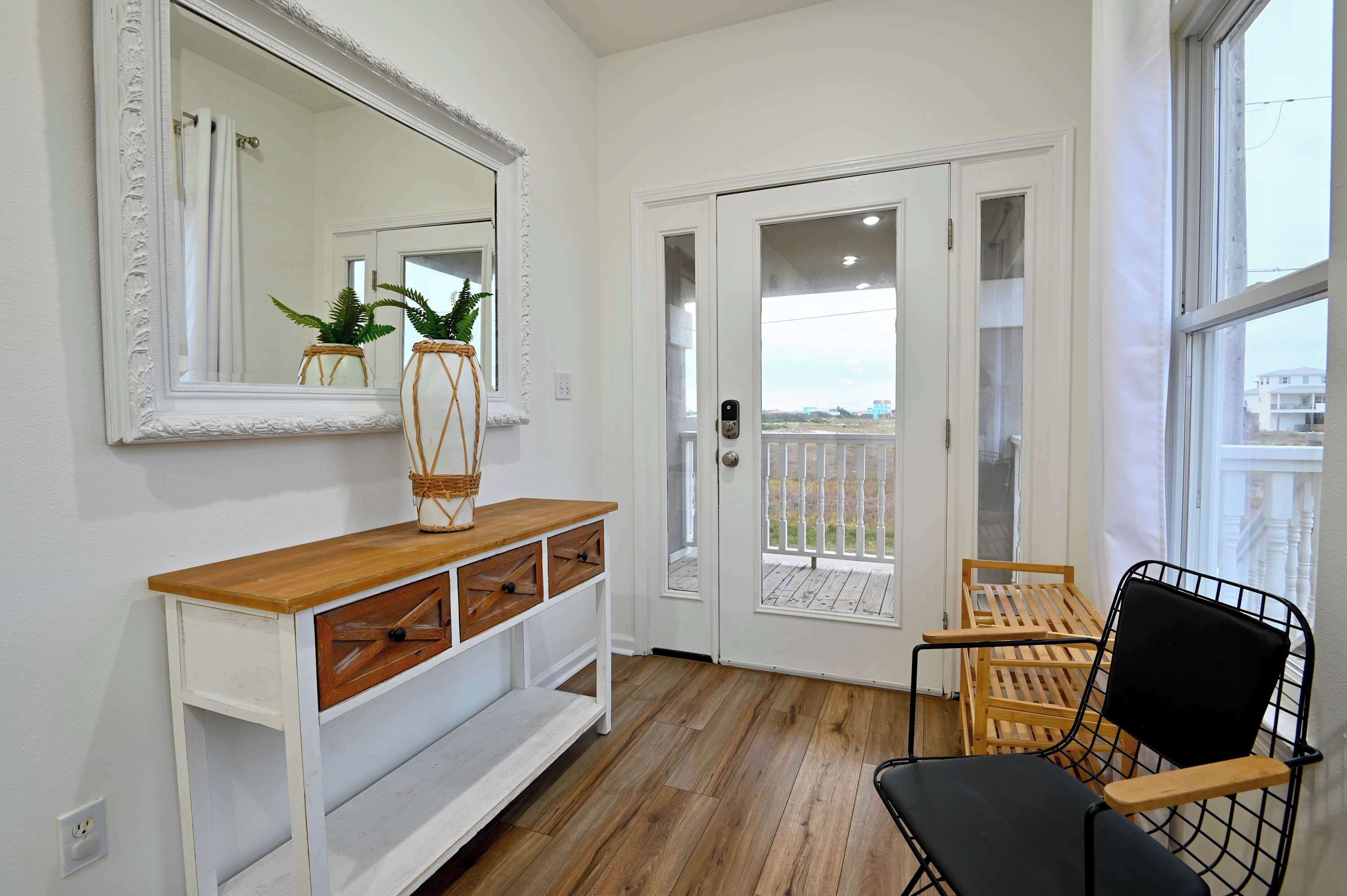 House, Multiple Beds, Hot Tub, Partial Ocean View (White Caps) | Interior
