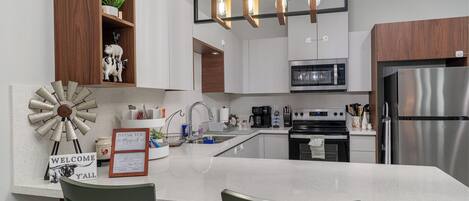 Micro-ondes, plaque de cuisson