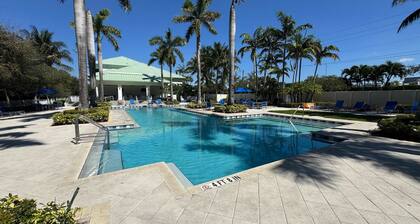 Doral Escape w/ Pool Access