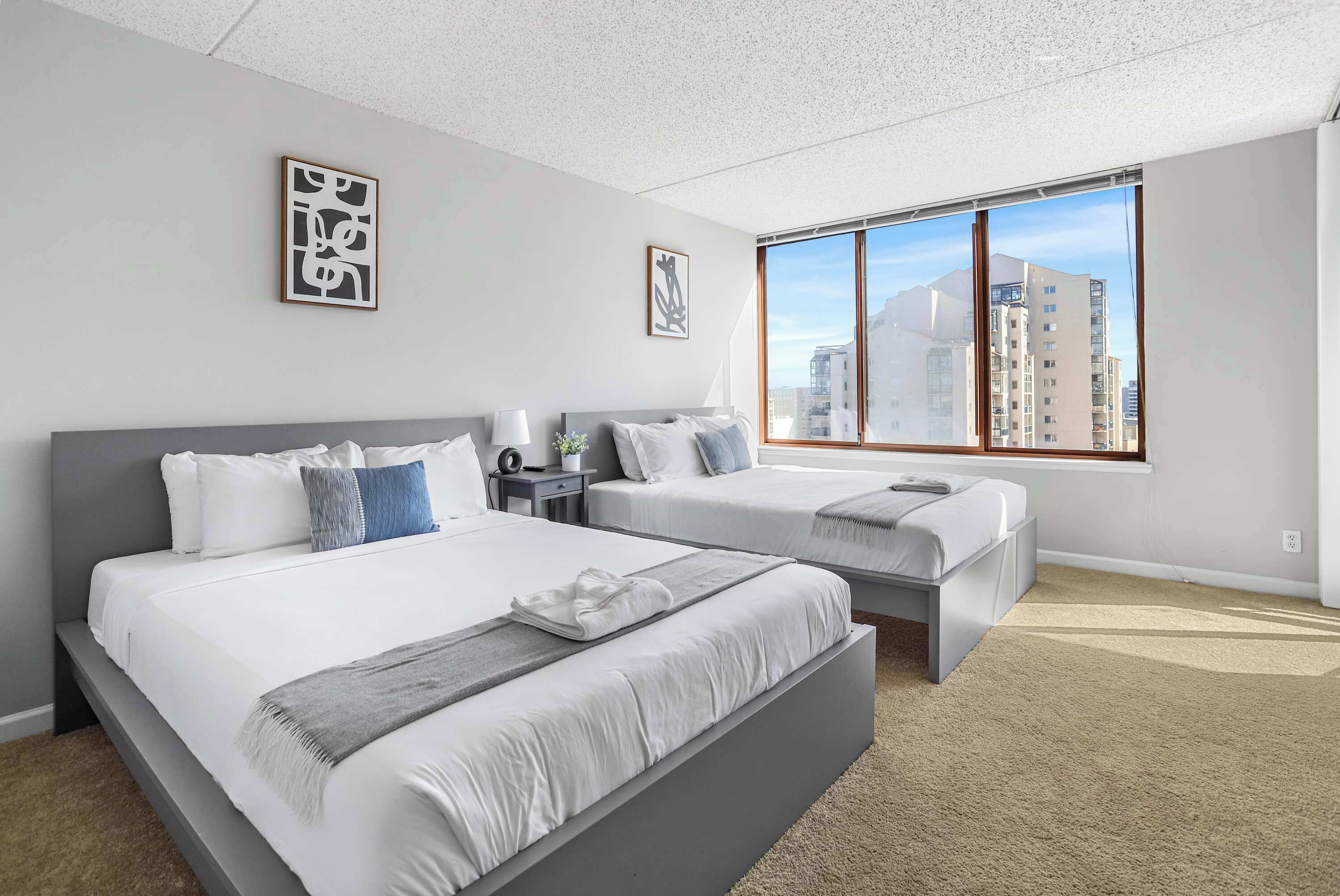 2 bedrooms, desk, iron/ironing board, WiFi