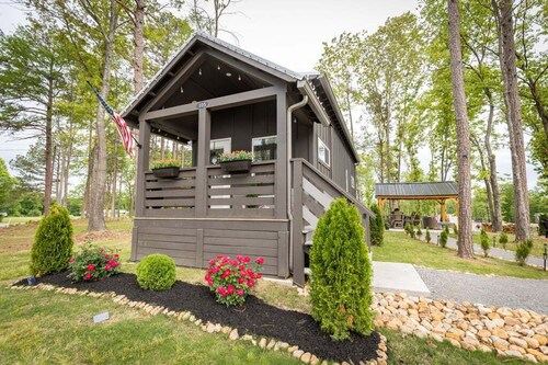 Cottage Between the Lakes ("In The Pines" at KY Lake) | 105 Pine Grove Lane, Dover, TN 37058