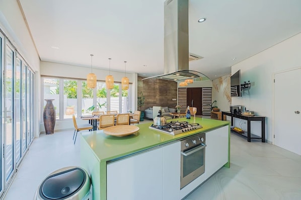 Fridge, microwave, oven, stovetop