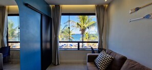 Lägenhet Panoramic | Vardagsrum | 32-tums smart-tv med satellitkanaler, Netflix och streamingtjänster